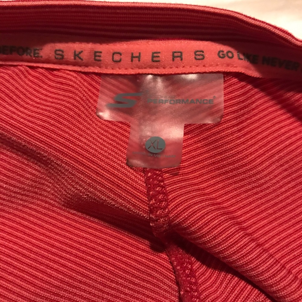Workout top - Picture 3 of 3